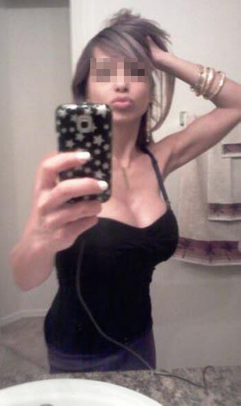 Femme arabe vicieuse qui adore la pipe sans capote