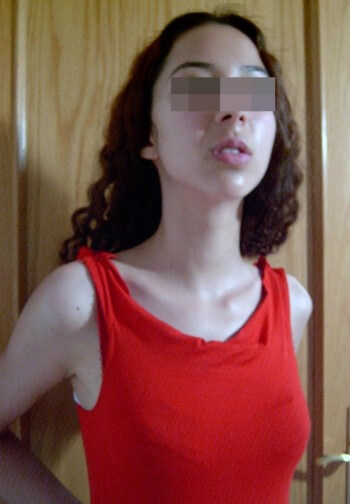 Jolie fille arabe désirant des beaux sexes à sucer à Mulhouse