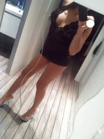 Assez jolie fille désire pomper une bite très grosse sur Saint-Paul