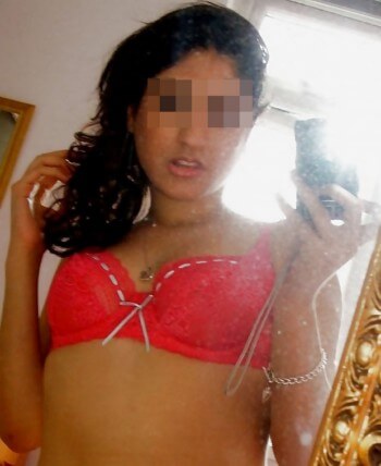 Maghrébine cochonne qui aime se faire baiser à Nantes
