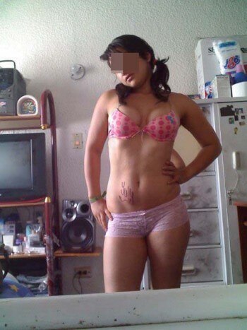 Jolie beurette qui aime la baise anale