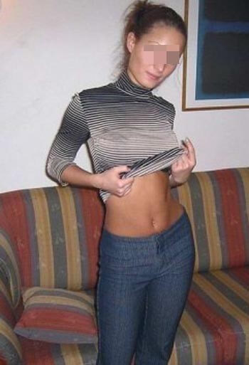 Jolie femme arabe sur Clichy pour un plan fesses