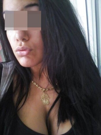 Fille arabe vicieuse de Rennes qui aime la baise